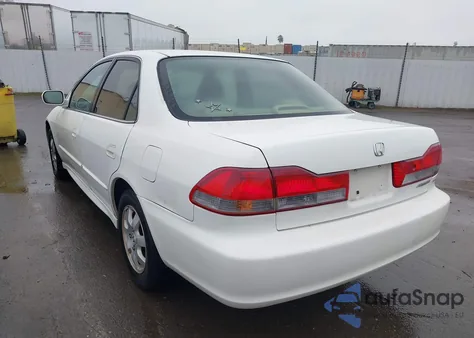 2001 Honda Accord 2.3 Ex из США, поврежденный, VIN 1HGCG66871A109870